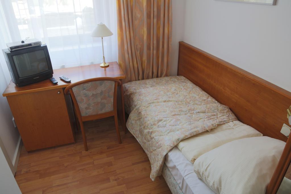 بيدغوستيا Willa Maksymilian Bed And Breakfast الغرفة الصورة